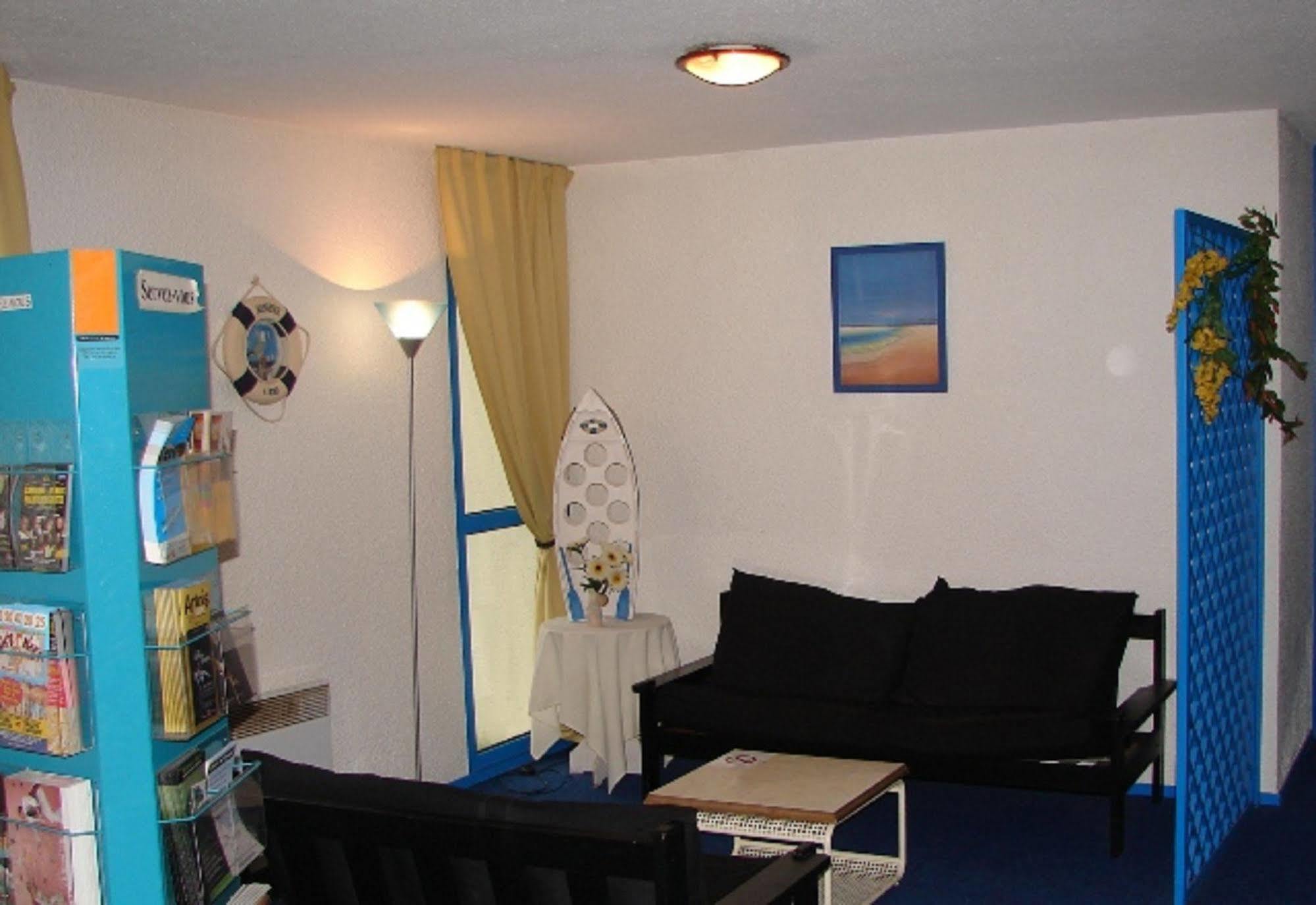 Hotel Du Stade Ex Kyriad Direct Lille Est Stade Pierre Mauroy Villeneuve-d'Ascq Exteriör bild