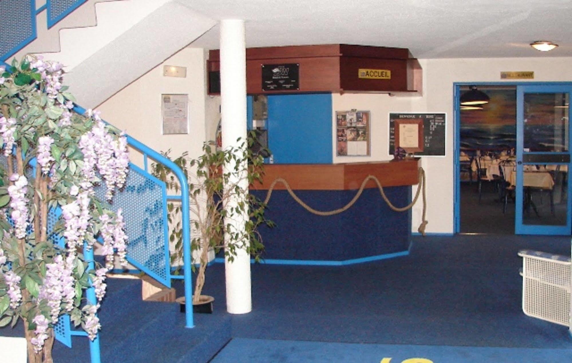 Hotel Du Stade Ex Kyriad Direct Lille Est Stade Pierre Mauroy Villeneuve-d'Ascq Exteriör bild