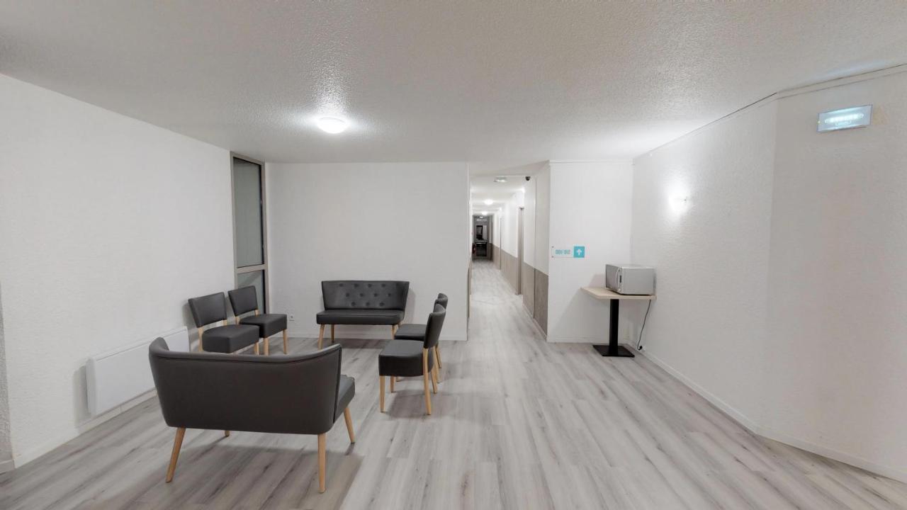 Hotel Du Stade Ex Kyriad Direct Lille Est Stade Pierre Mauroy Villeneuve-d'Ascq Exteriör bild